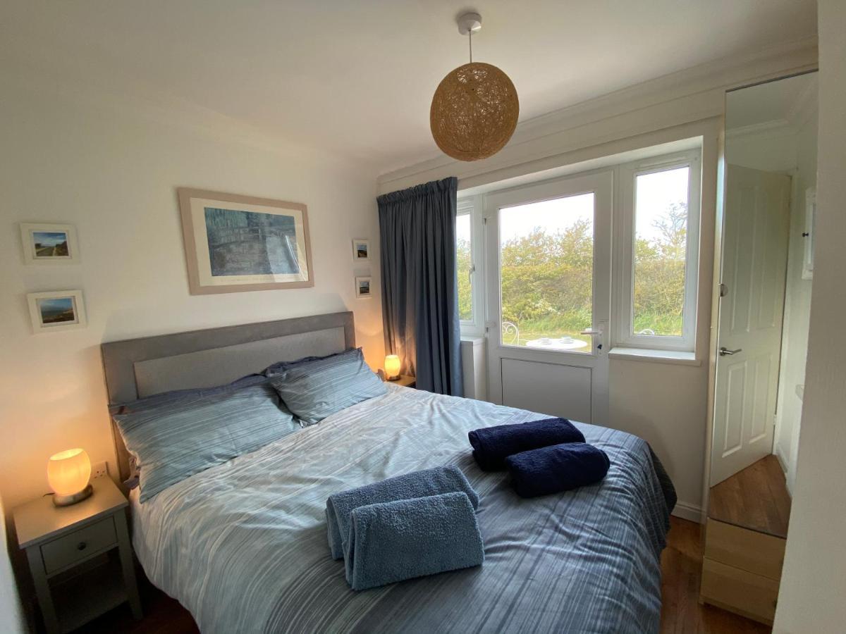 Bayview Self-Catering Coastal Bungalow In Rural West Wight Freshwater Exterior foto